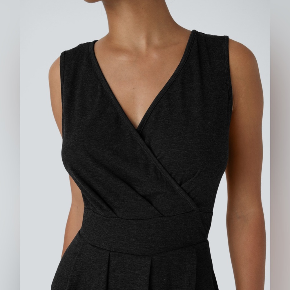 Deep V Neck Sleeveless High Low Crossover
Hem Flowy Midi Casual Dress - Picture 3 of 8